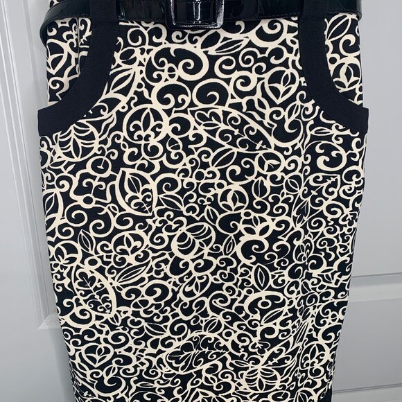 London Times Sleeveless Belted Paisley Black/White Dress with Pockets in Size 8 - Picture 3 of 8